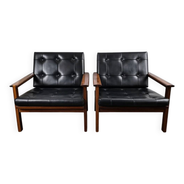 Paire de fauteuils en palissandre modèle Capella par Illum Wikkelsø pour Niels Eilersen, Danemark, 1960.