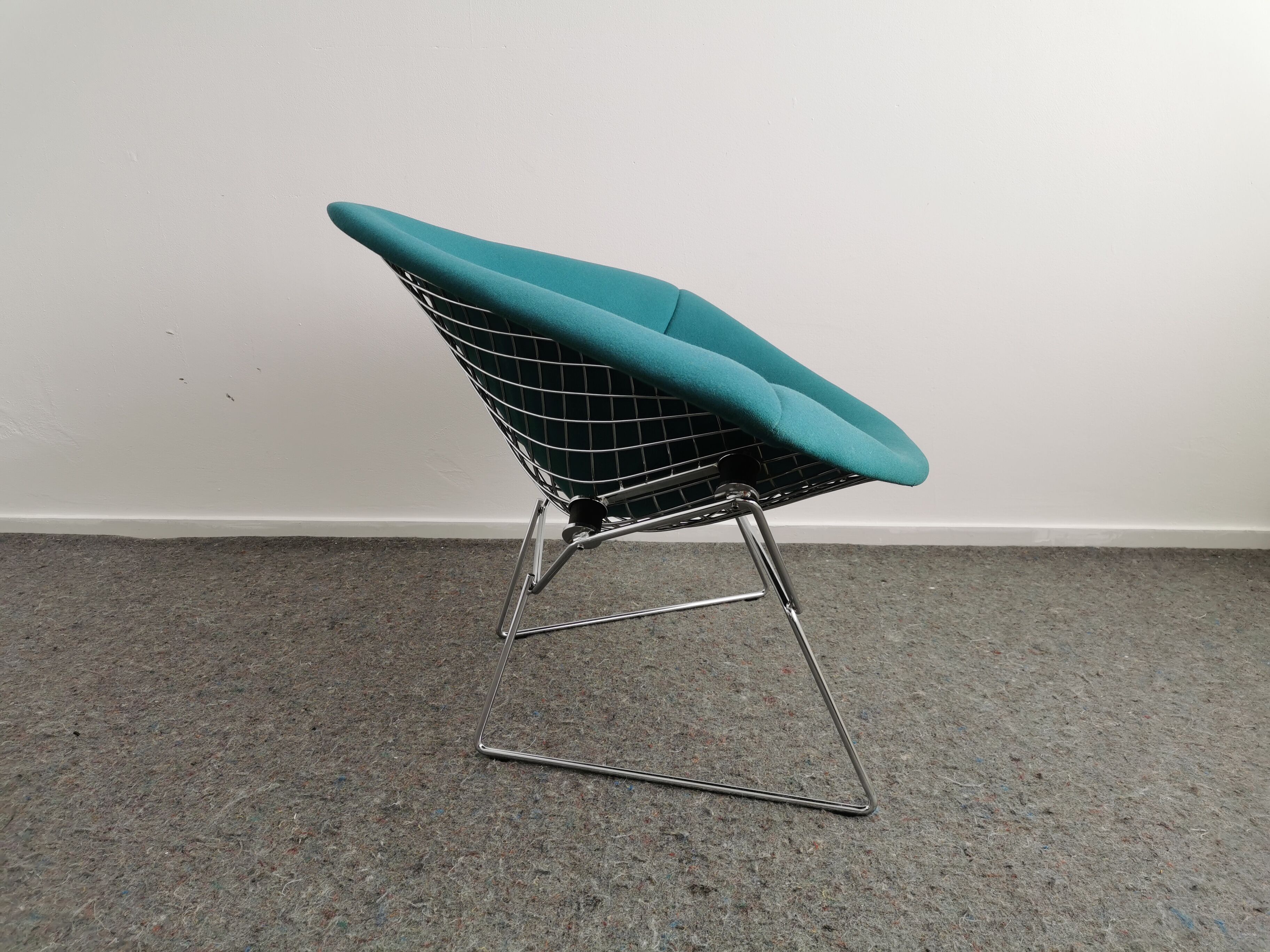 Diamond lounge armchairs by Harry Bertoia for Knoll