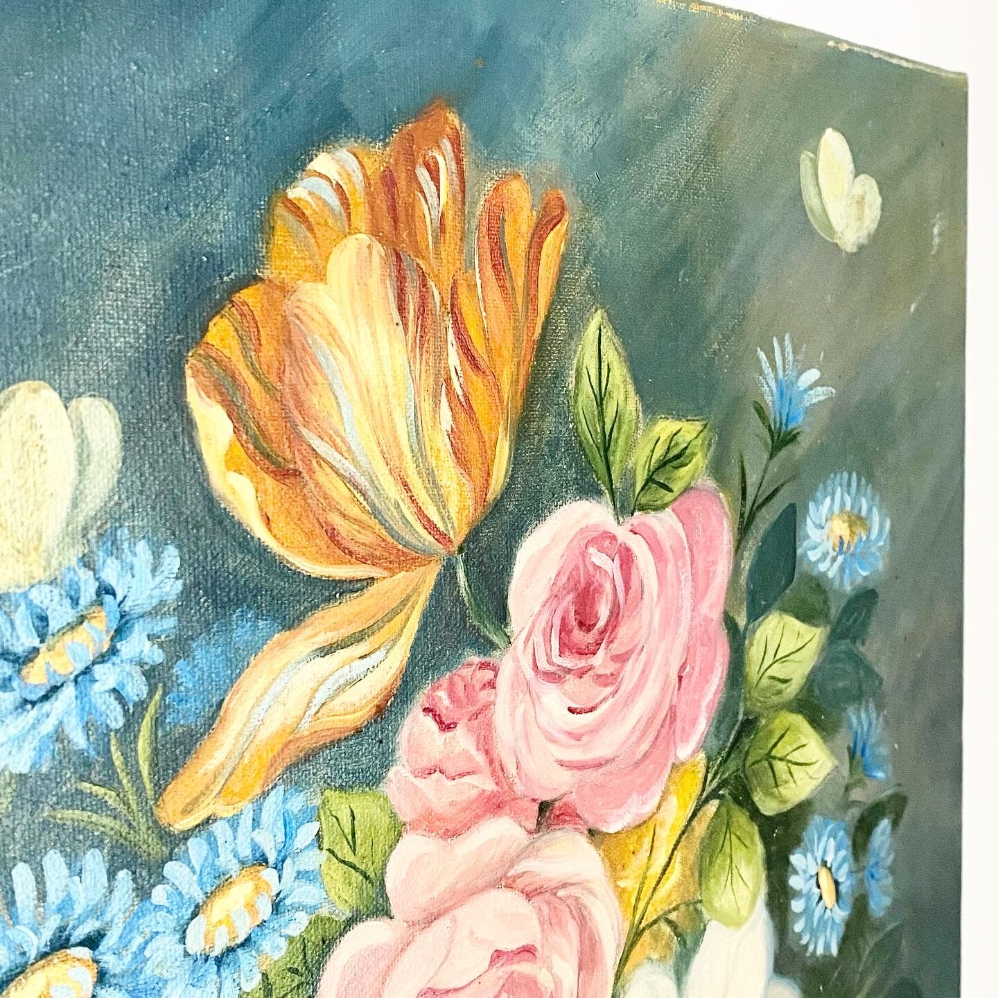 Painting bouquet of flowers