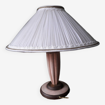 Vintage lamp from the 1940s with its pleated lampshade