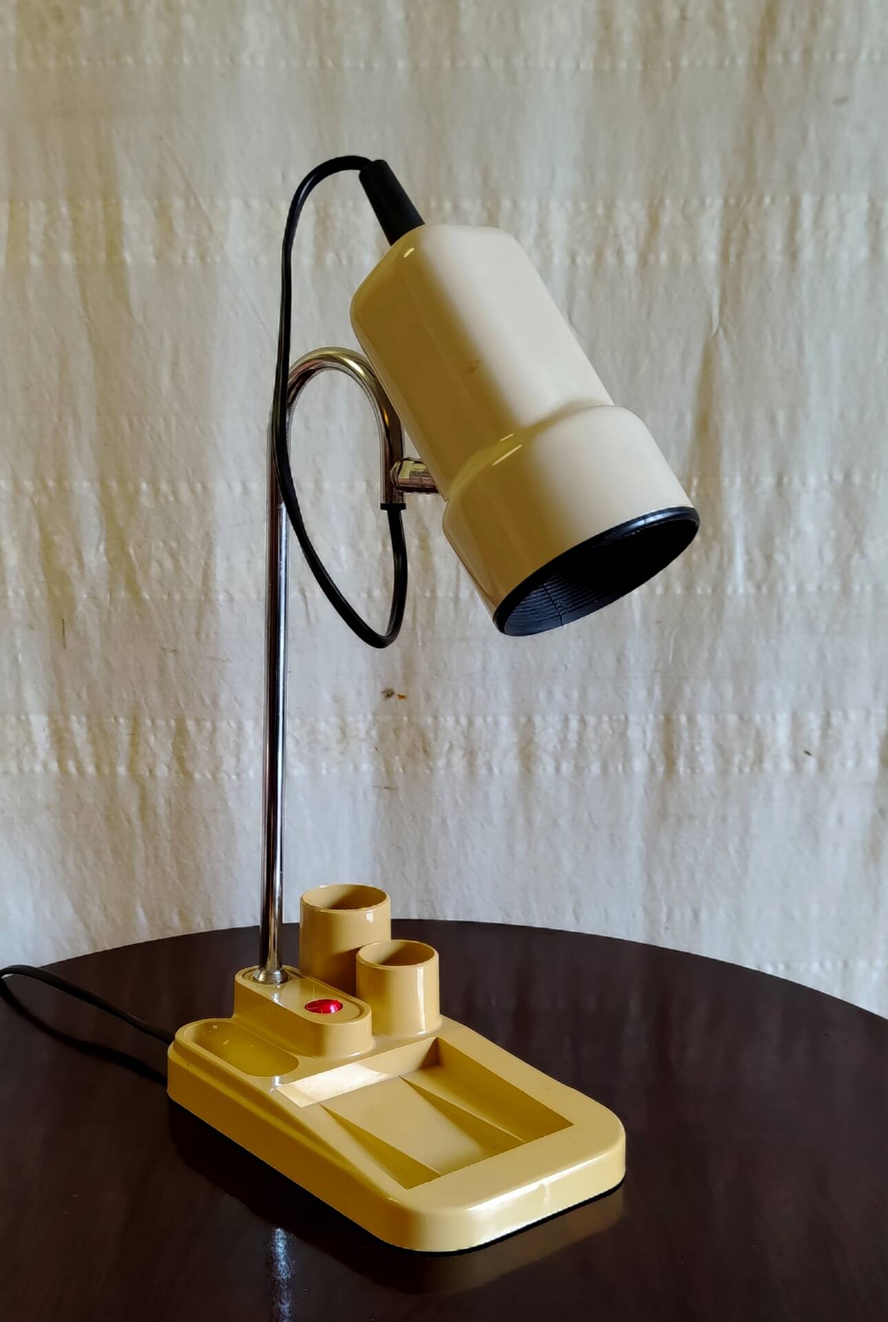 Articulated desk lamp - 80's design