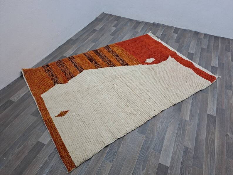 Traditional handmade Moroccan rug, size 150 x 260 cm