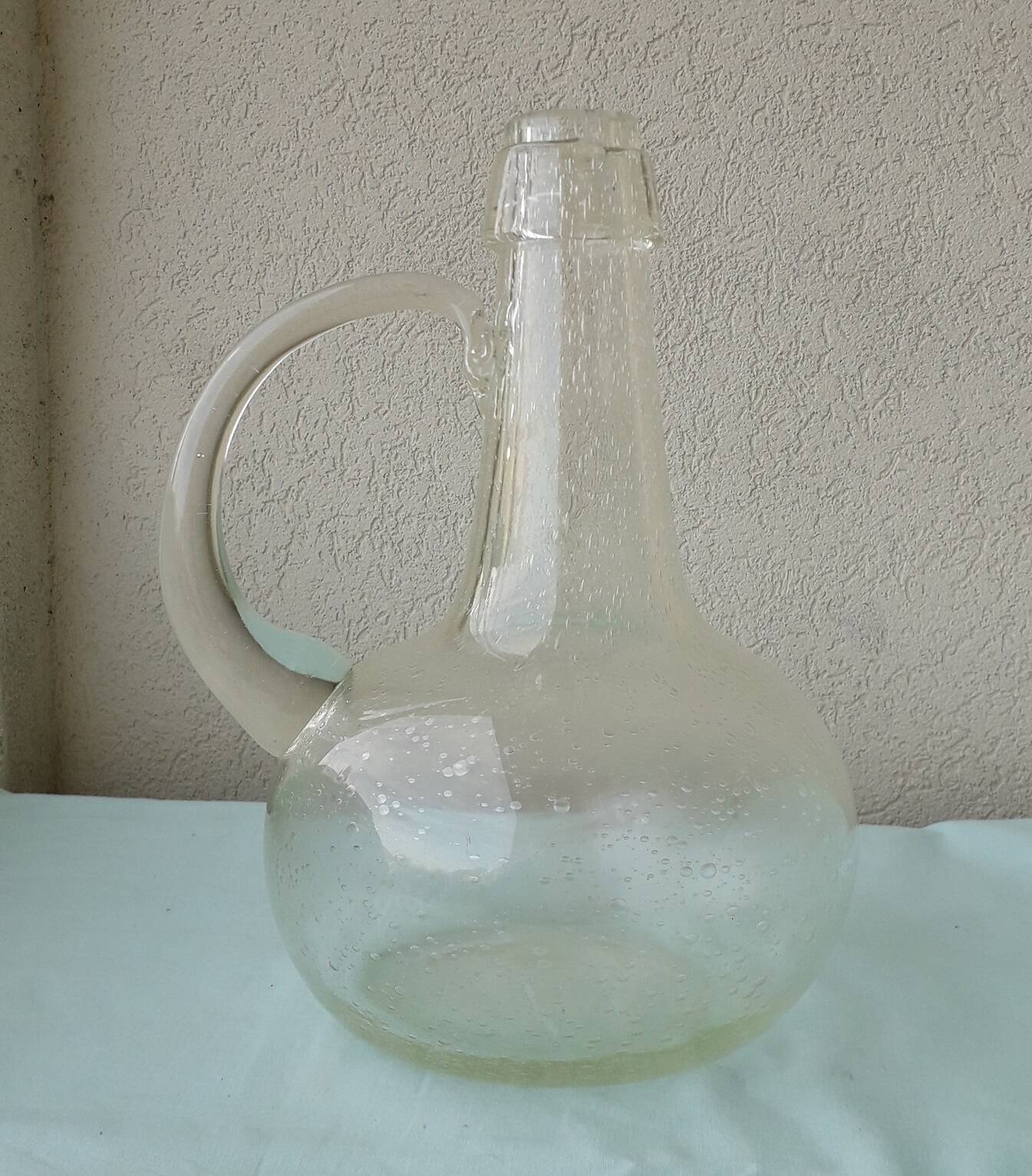 Bubble glass carafe