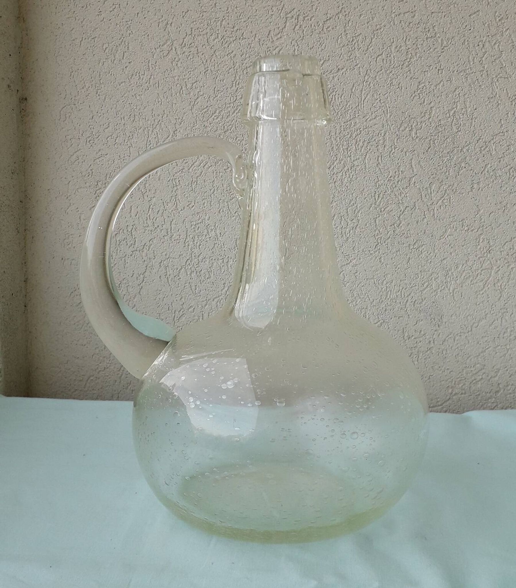 Bubble glass carafe