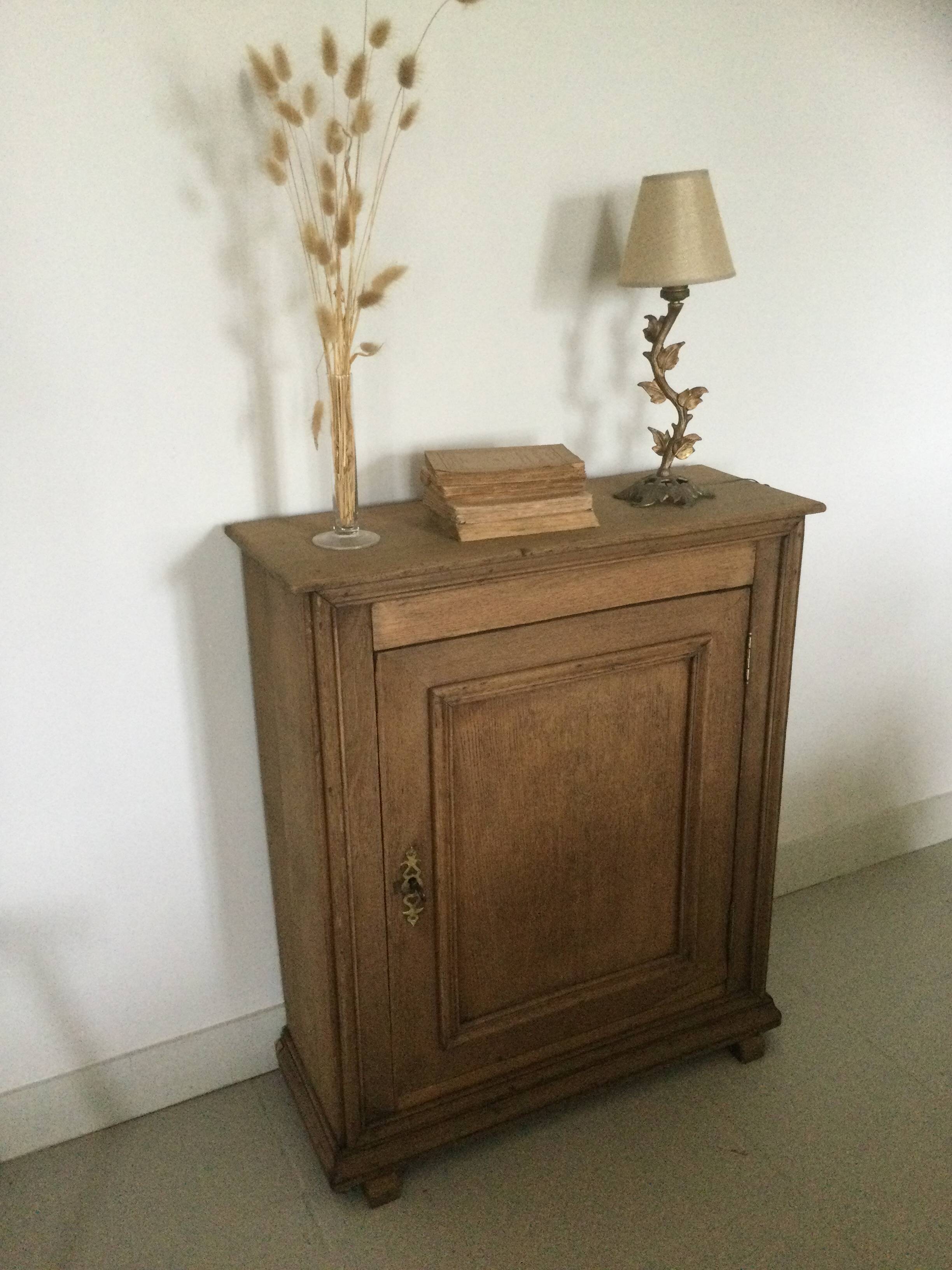 Petit meuble une porte en chêne clair