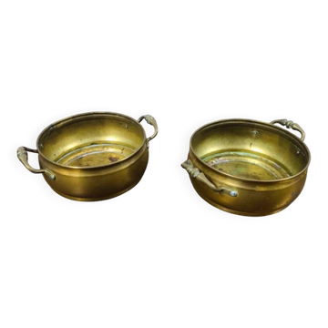 2 brass planters