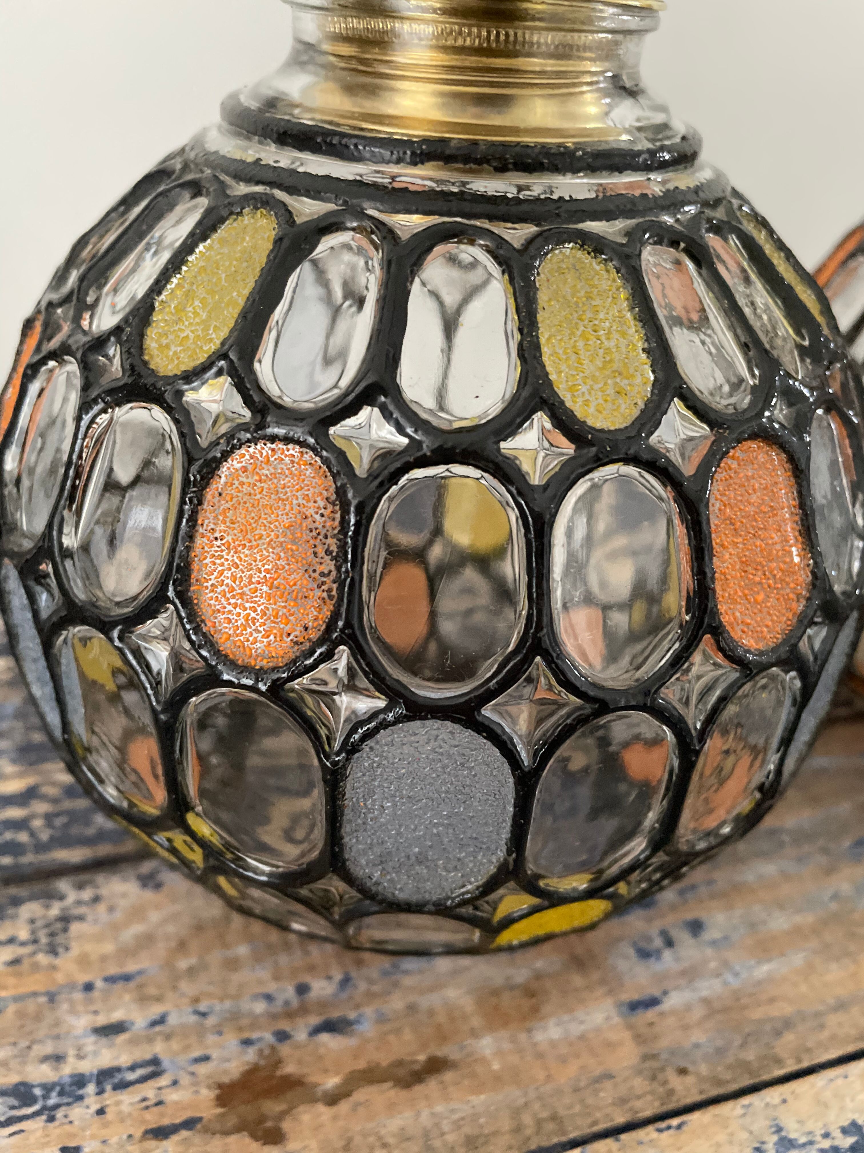 Paire d’appliques vintage en verre ciselé électrifiées à neuf