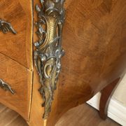 Commode galbée marquetée style Louis XV – plateau marbre- 19 e siècle