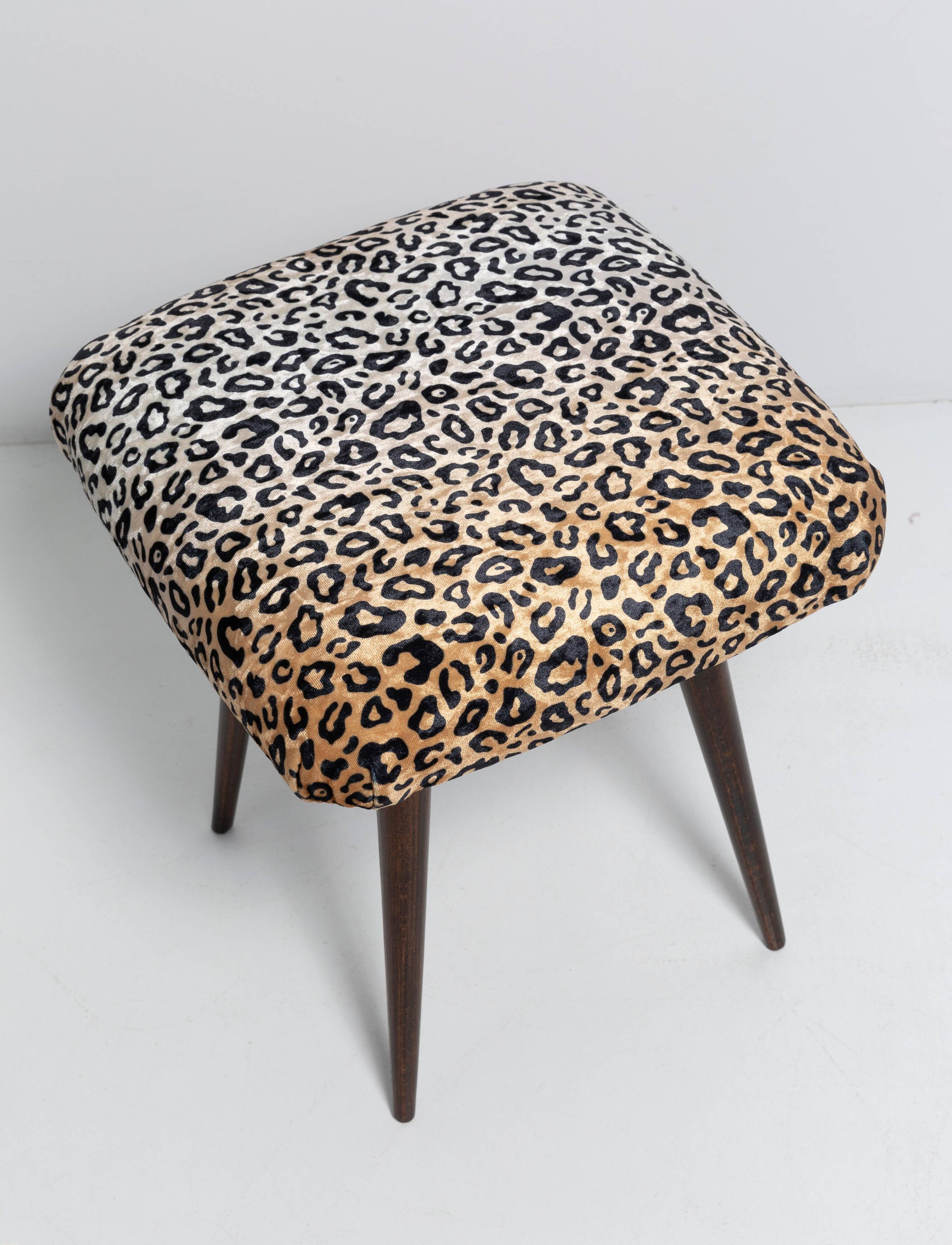 Pair of vintage leopard velvet stools from the 20th century, Europe, 1960s.