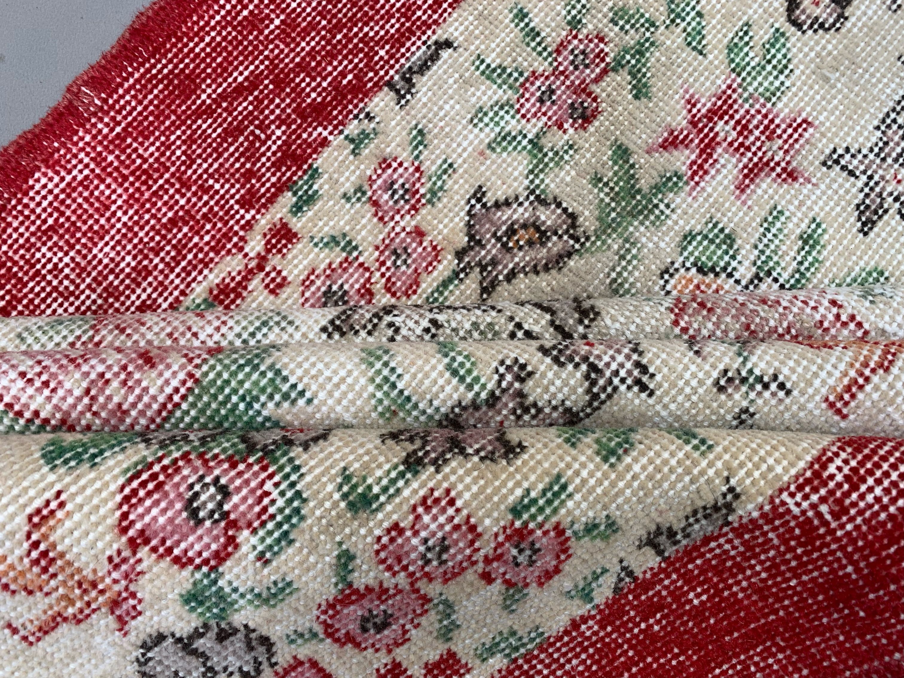 Vintage turkish rug 185x122 cm shabby distressed carpet medium