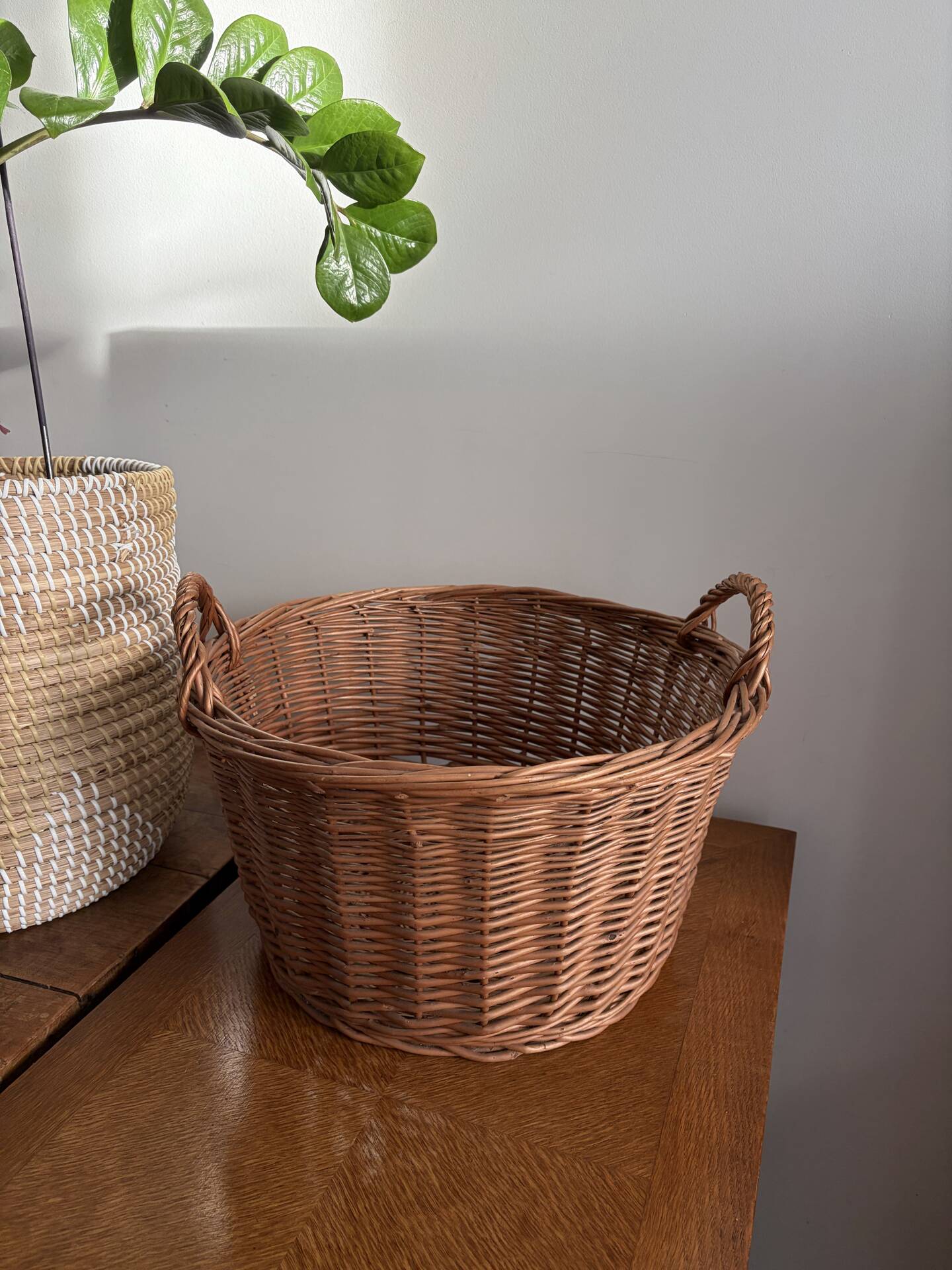 Grand panier en osier tressé 41 cm – panier rangement déco