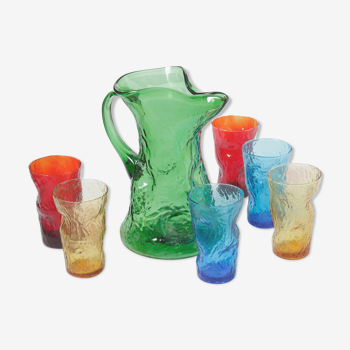 Carafe et 6 verres zoomorphe en verre moulé de couleur