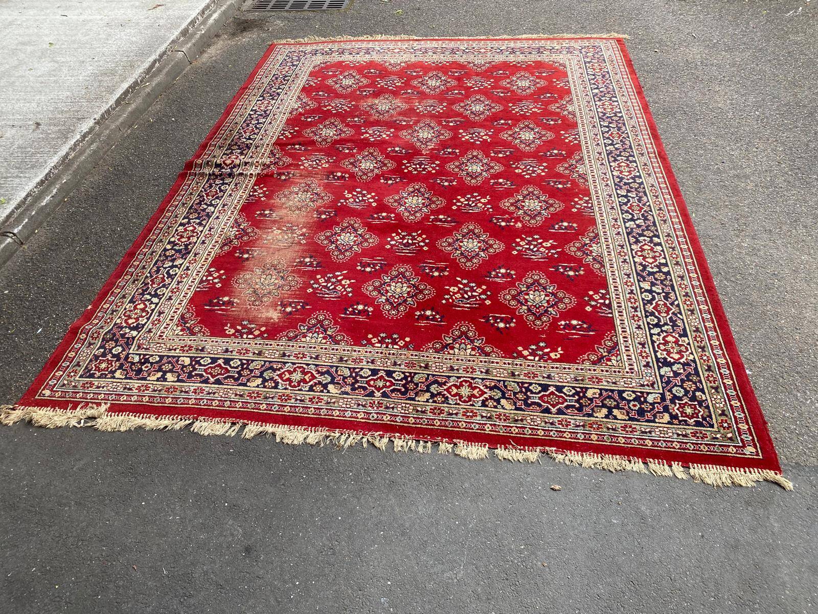 Tapis persan en laine bordeaux France 240x330