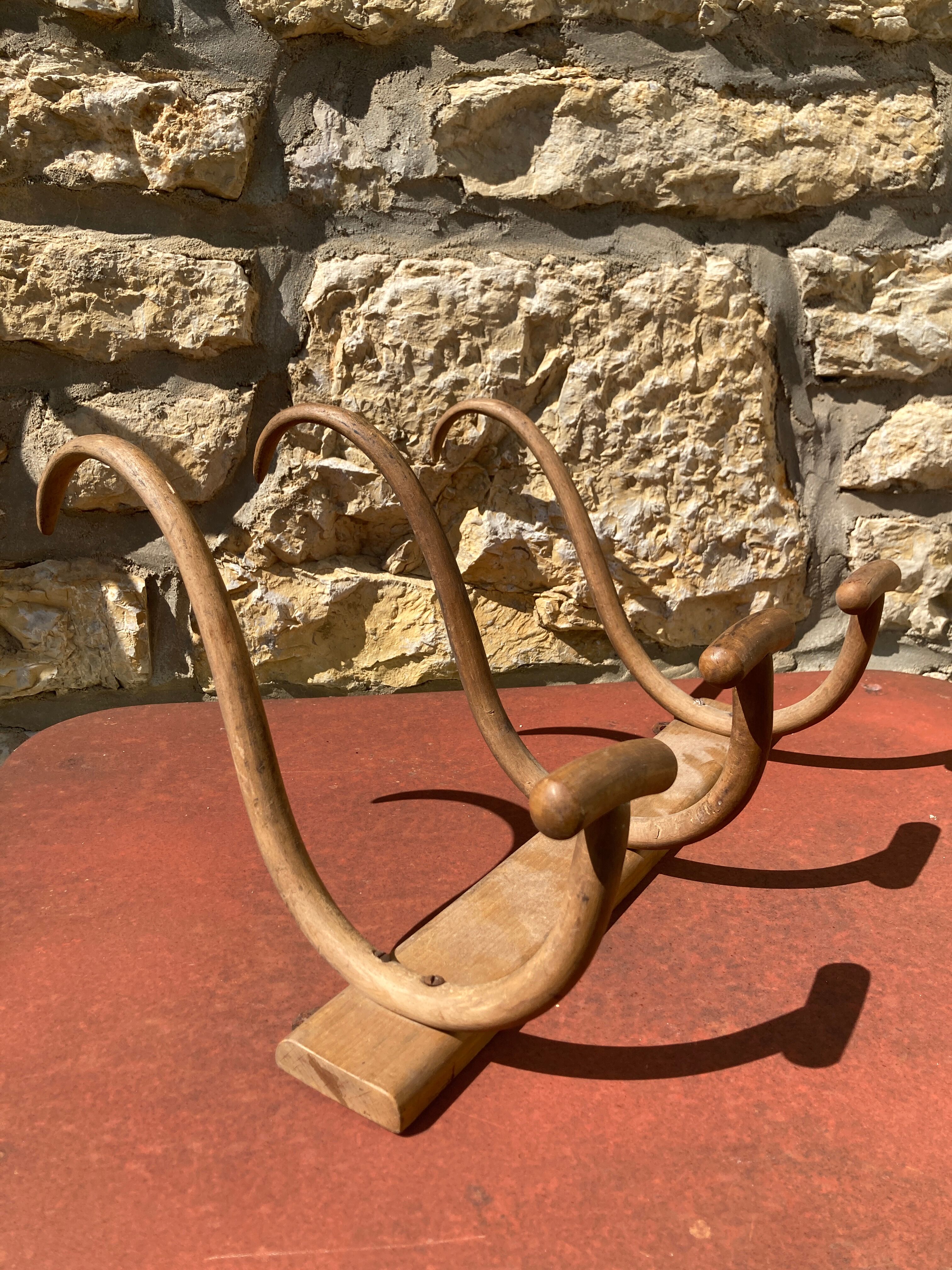 Coat rack style thonet