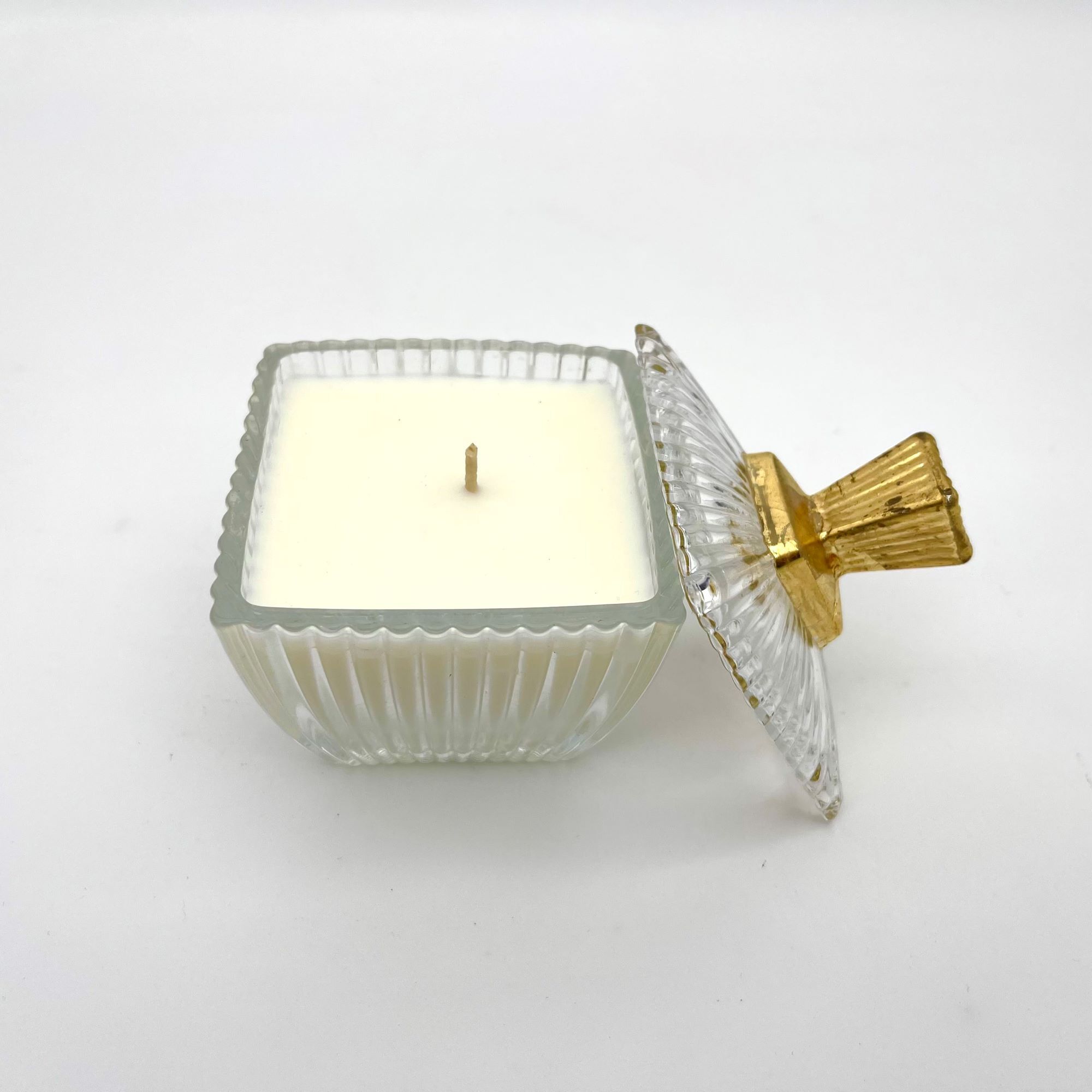 Sweeten square candle, scented with the scents of summer
