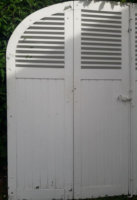 Arched shutters oak louvers H226xW277 4 leaves