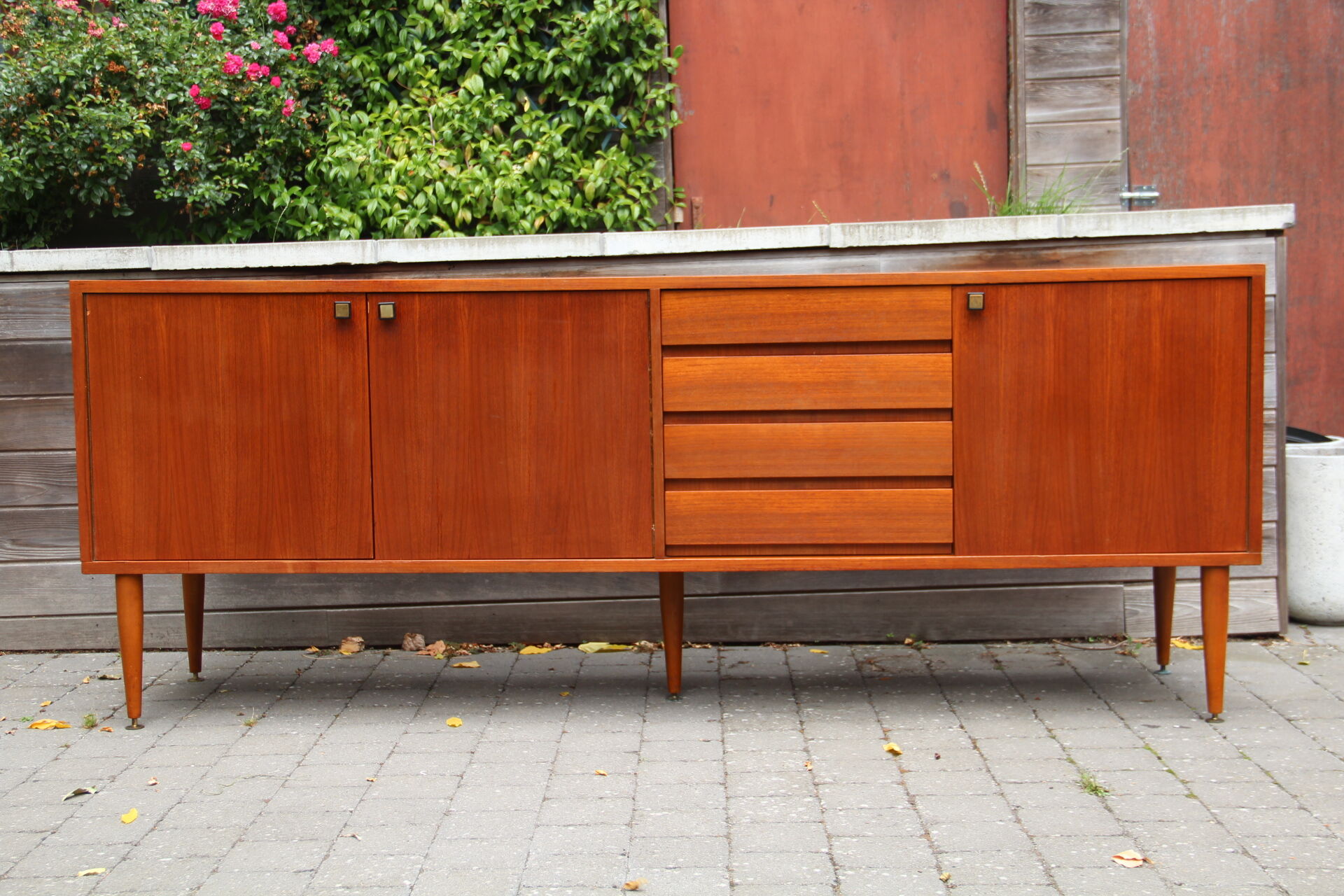 Large teak buffet thread