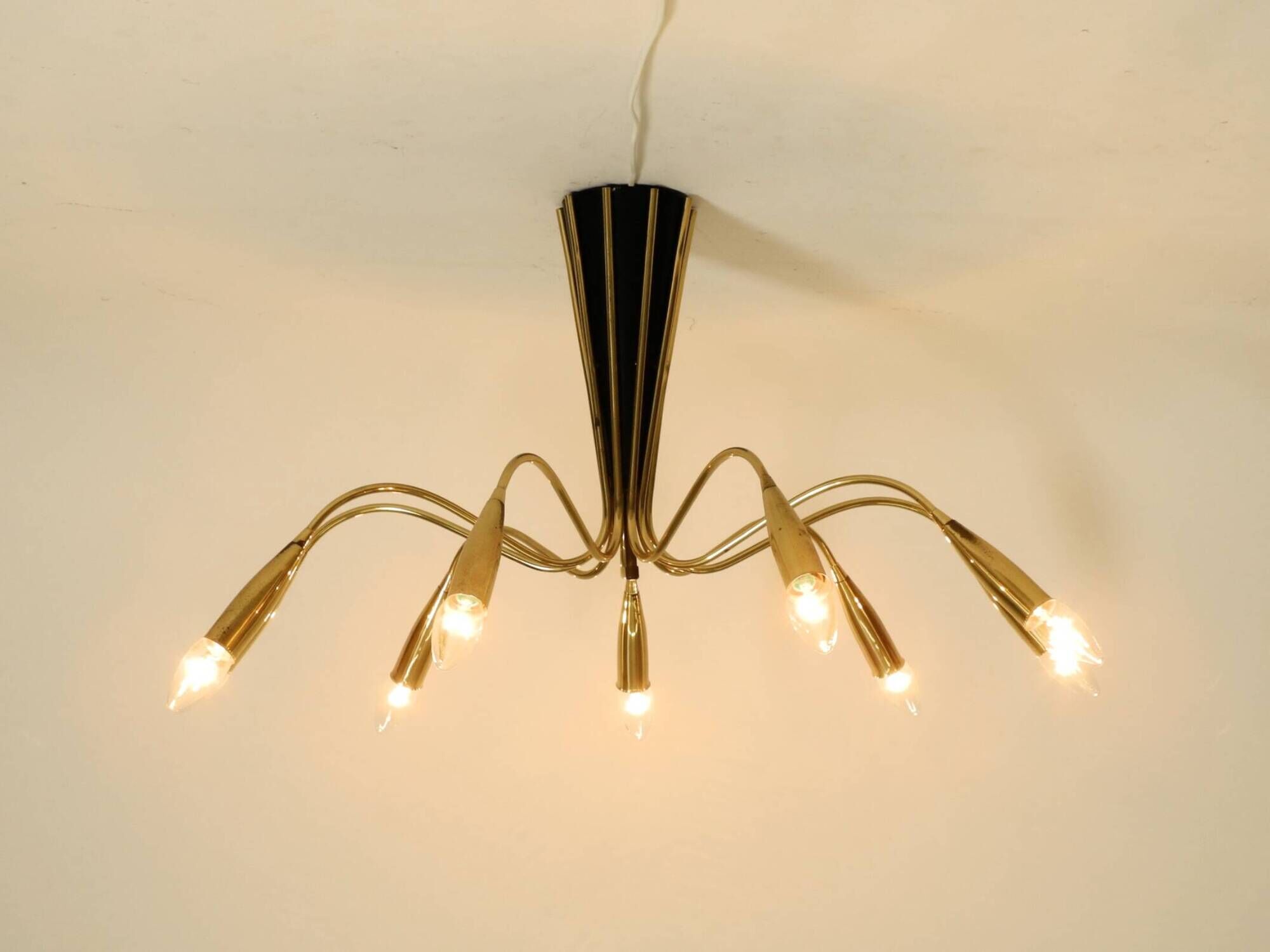 Beautiful large 9-arm Mid-Century Modern brass Sputnik ceiling lamp