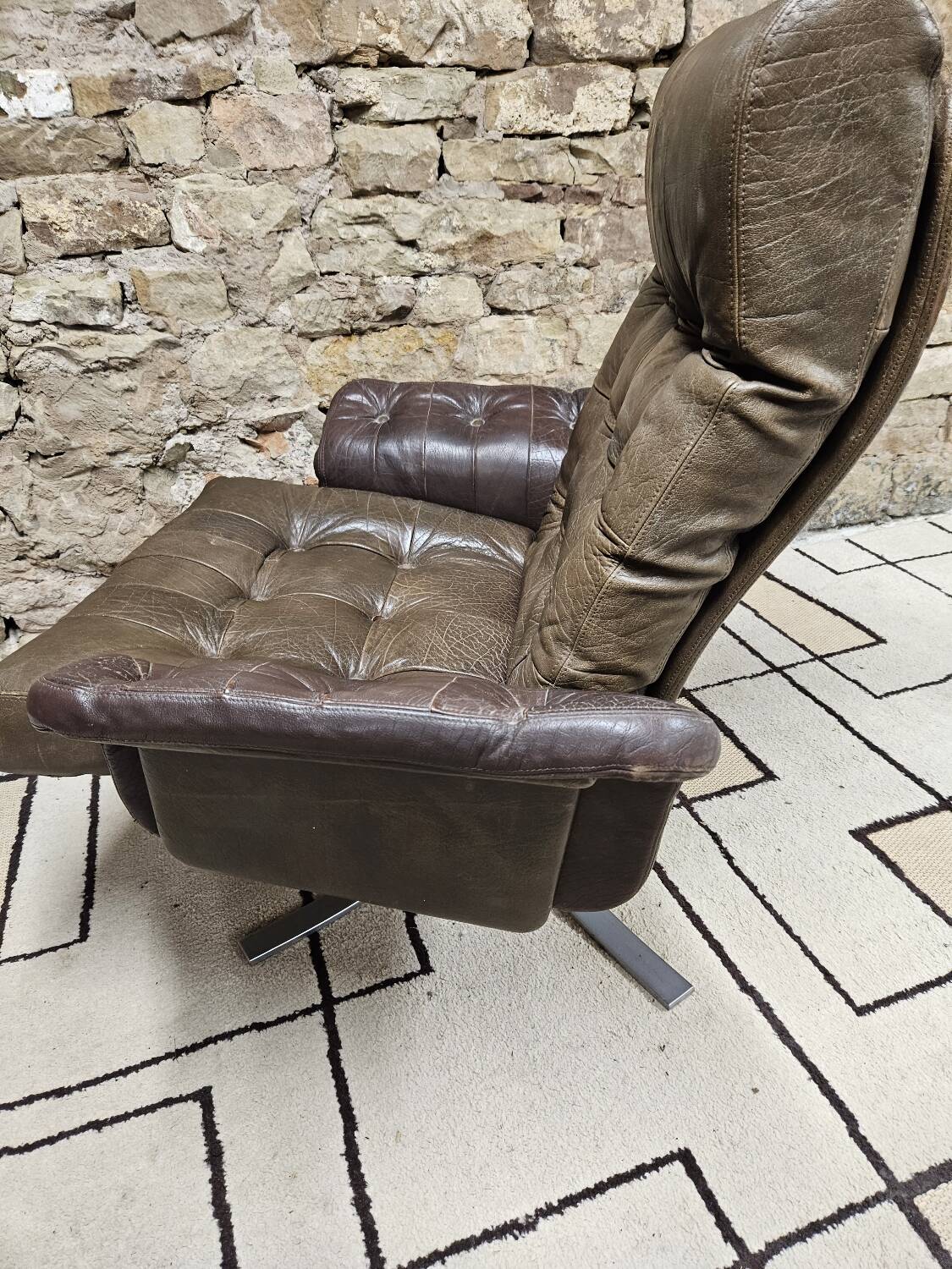 Vintage leather lounge chair 1960