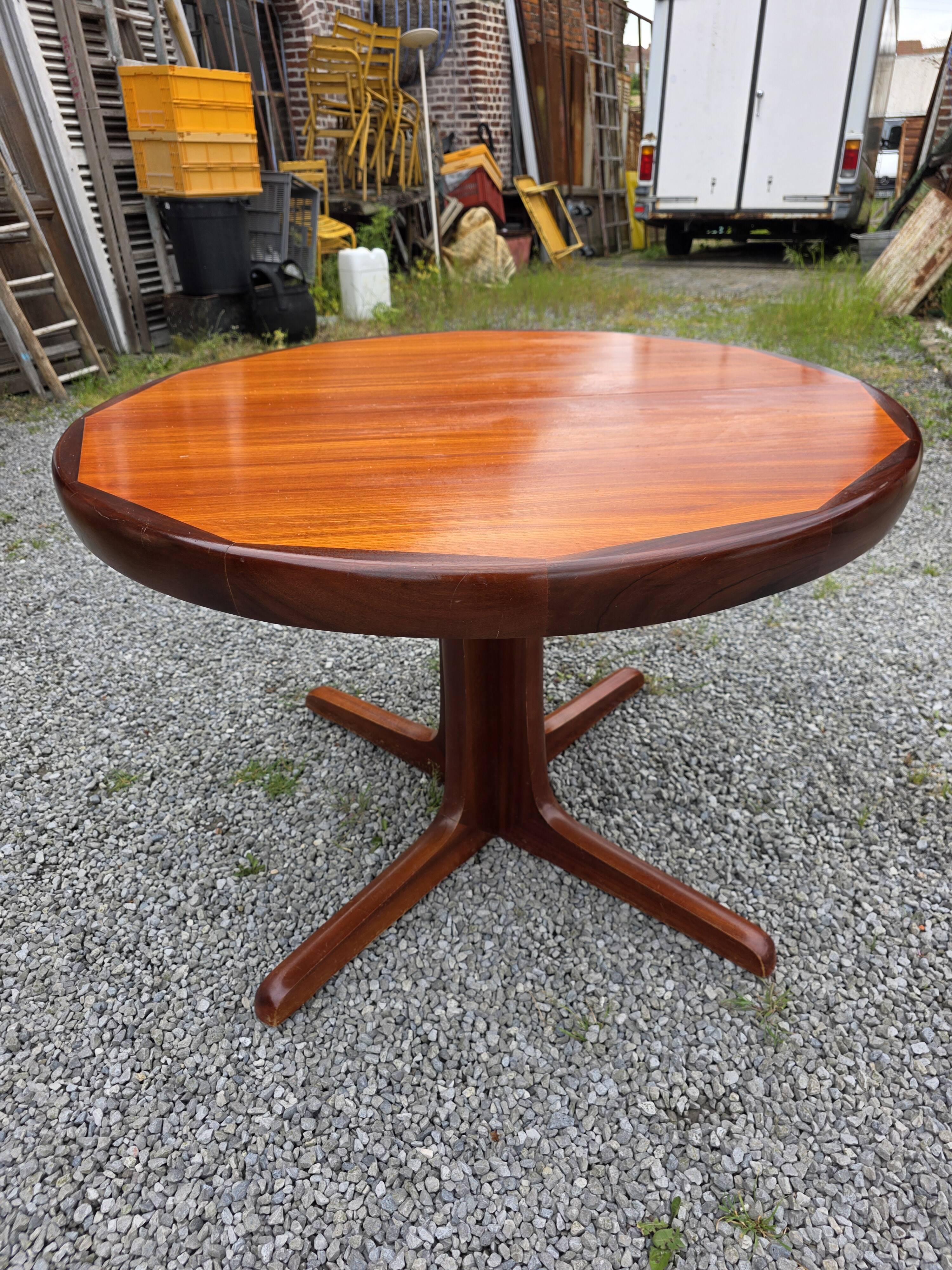 Baumann extendable teak table from the 1960s (2 extensions)
