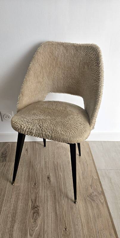 Vintage barrel chair pair – boucle fabric and brass splayed legs