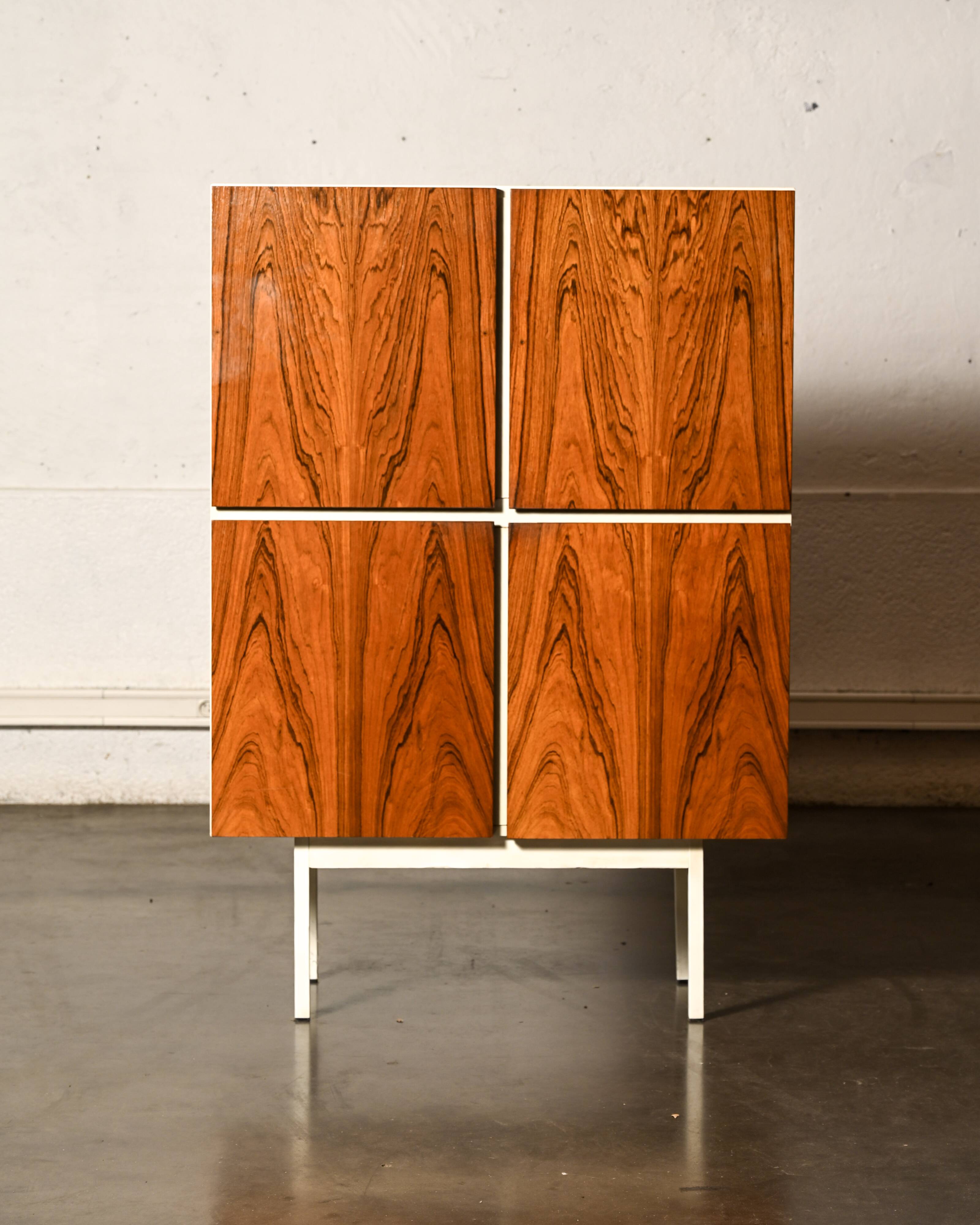 Meuble de rangement en palissandre