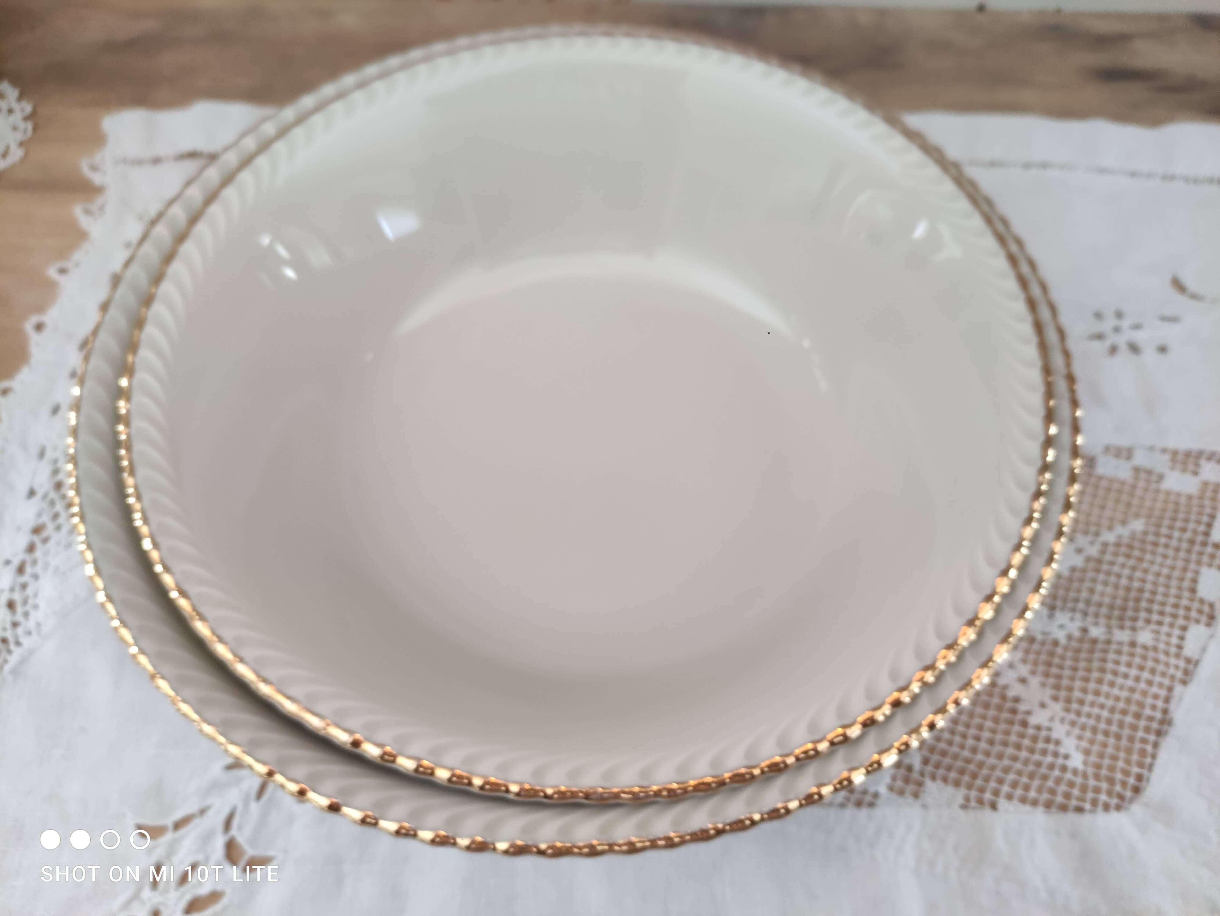 Set of 2 pull-out salad bowls in porcelain Bavaria beige bordered gold model Jutta