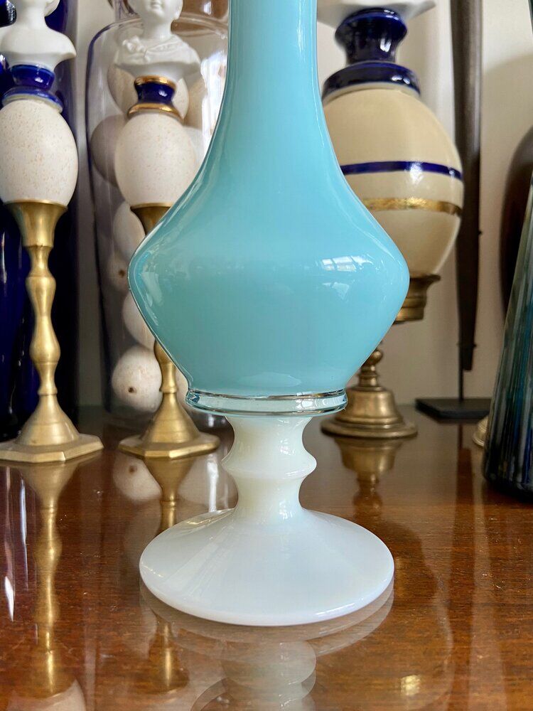 Blue soliflore in opaline