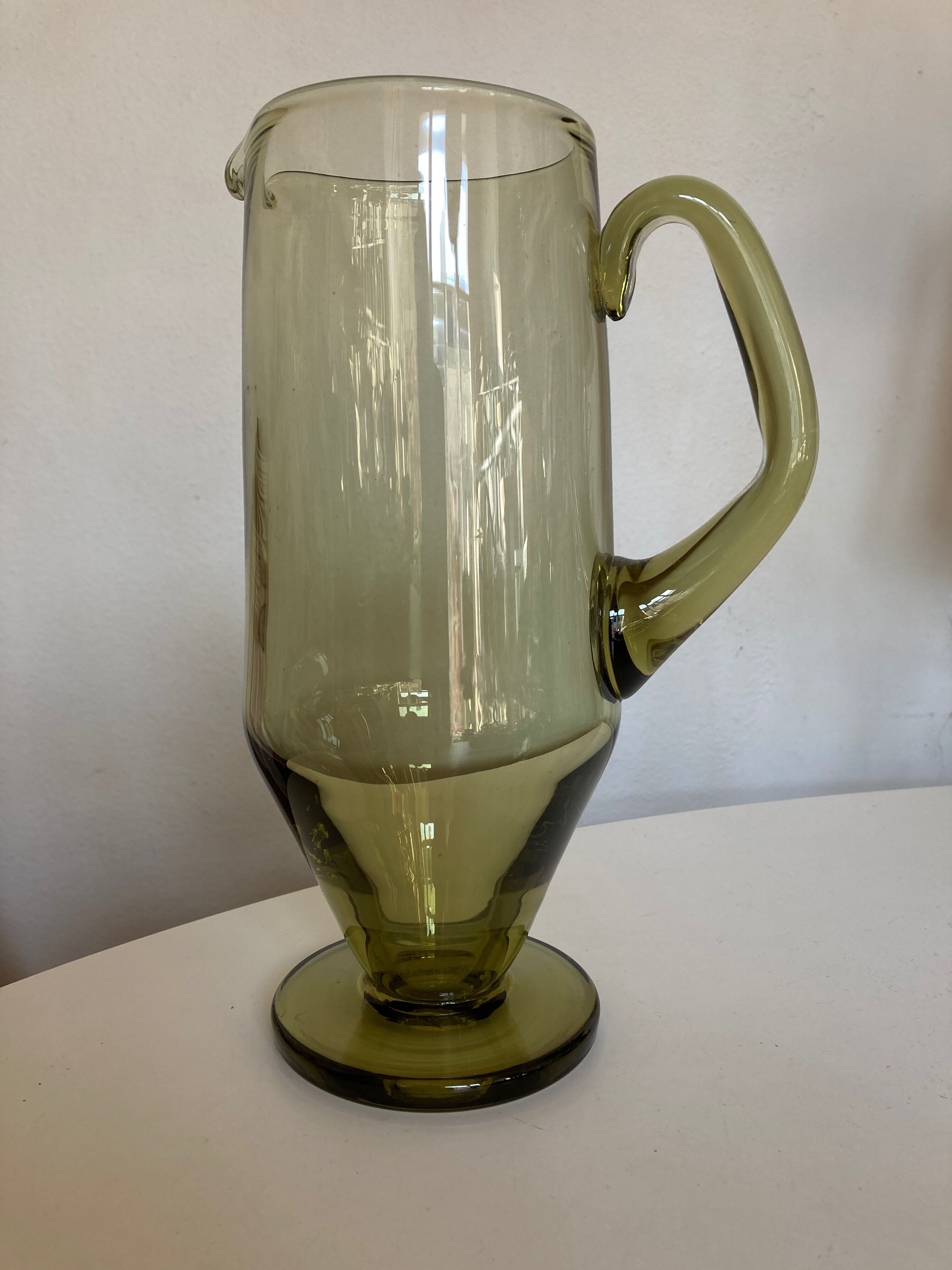 Vase in lime green blown glass modernist 1950