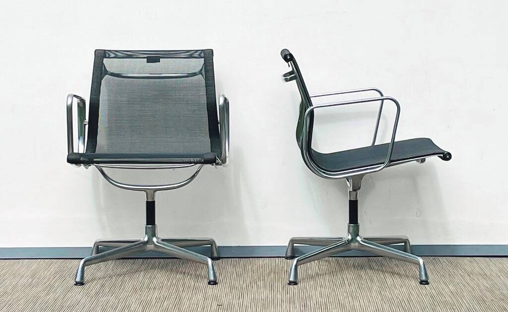Paire de chaises Ch. Eames Alu Group résille Vitra Vintage