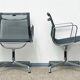 Paire de chaises Ch. Eames Alu Group résille Vitra Vintage