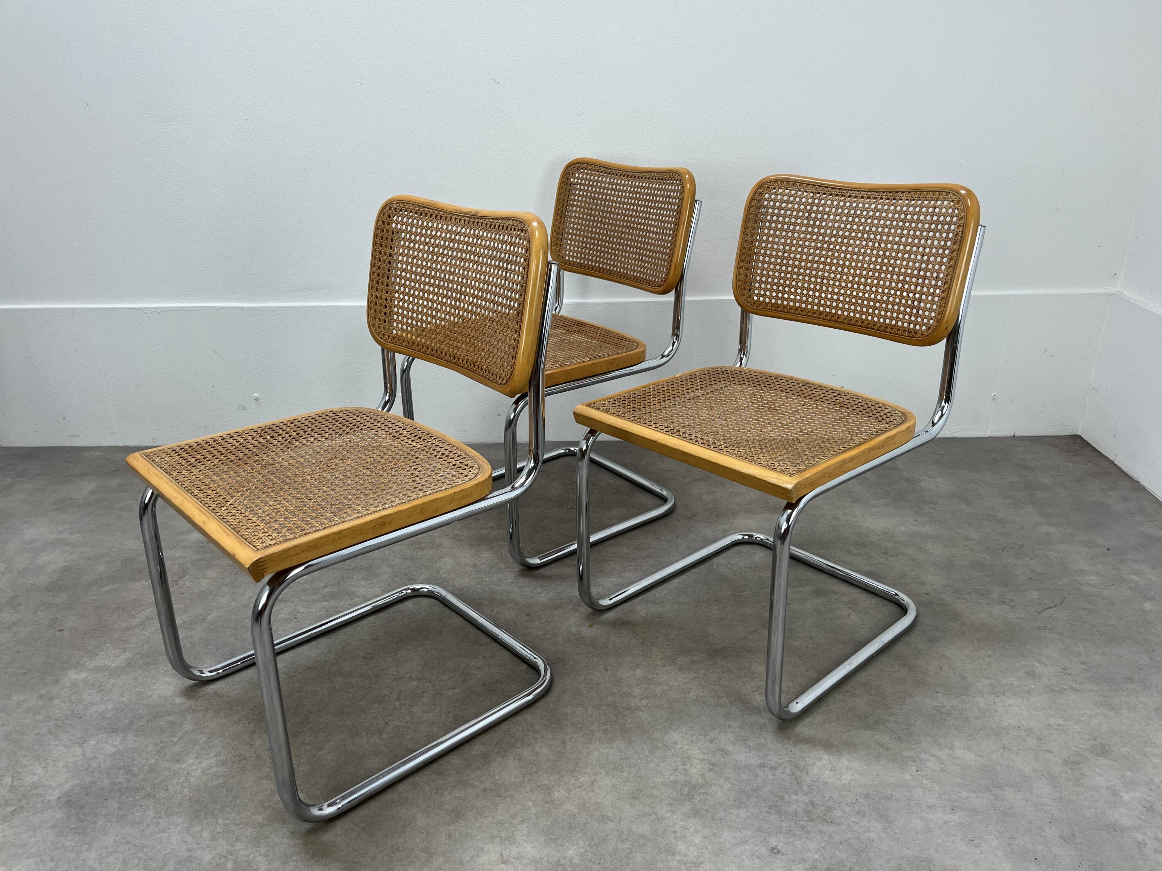 3 chaises Cesca B32 par Marcel Breuer