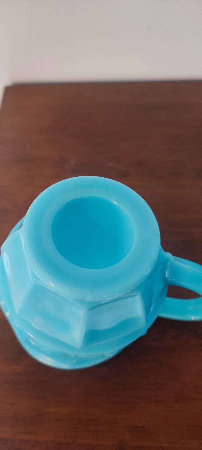 Pichet , crémier en opaline vintage