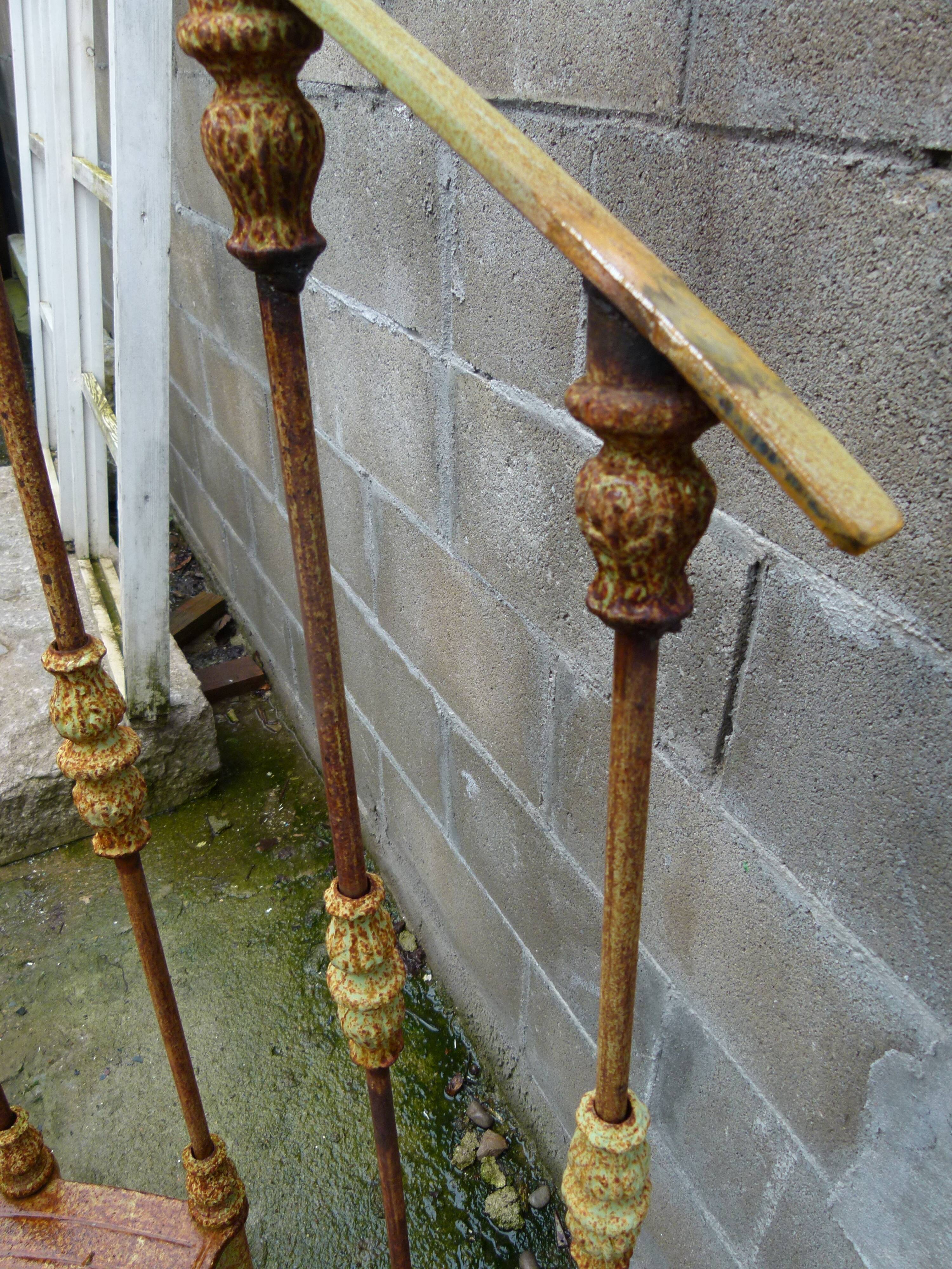 Spiral staircase in cast iron XXth