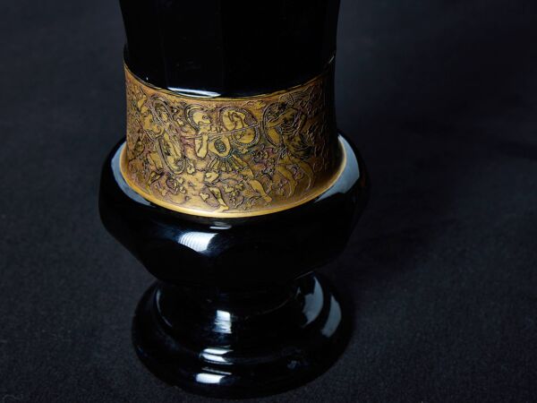 Vase ancien signé Moser Karlsbad – Verre améthyste & frise dorée Art Déc