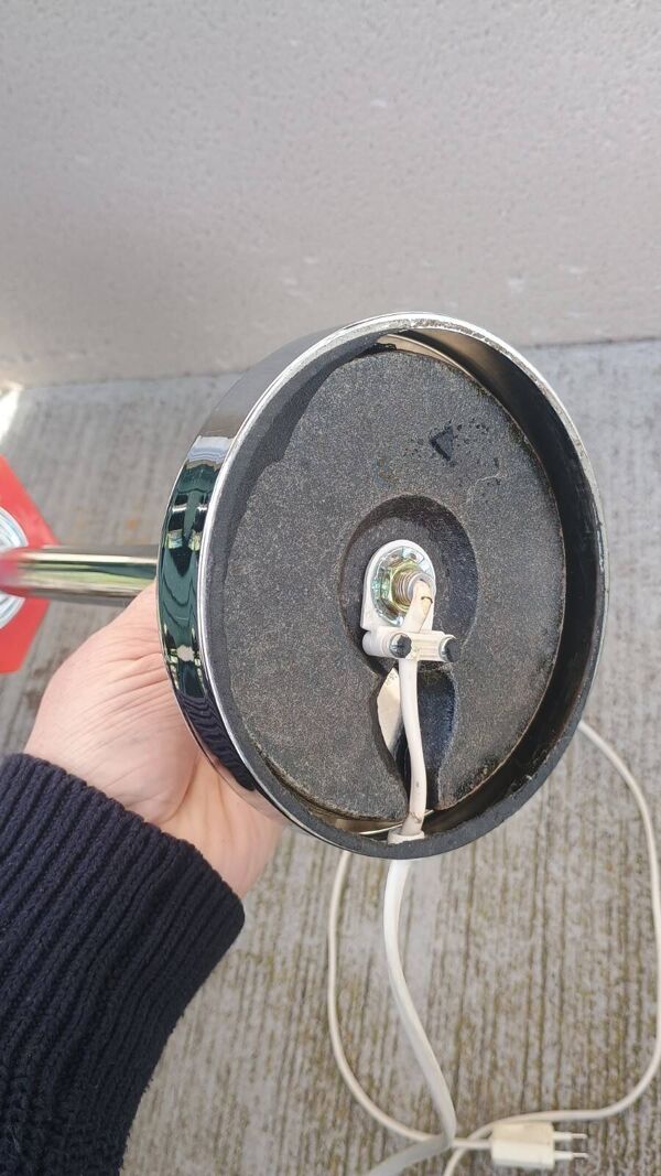 Lampe sur pied Année 60/70 Chrome et Deux tulipes en verre Opalin rouge et verte