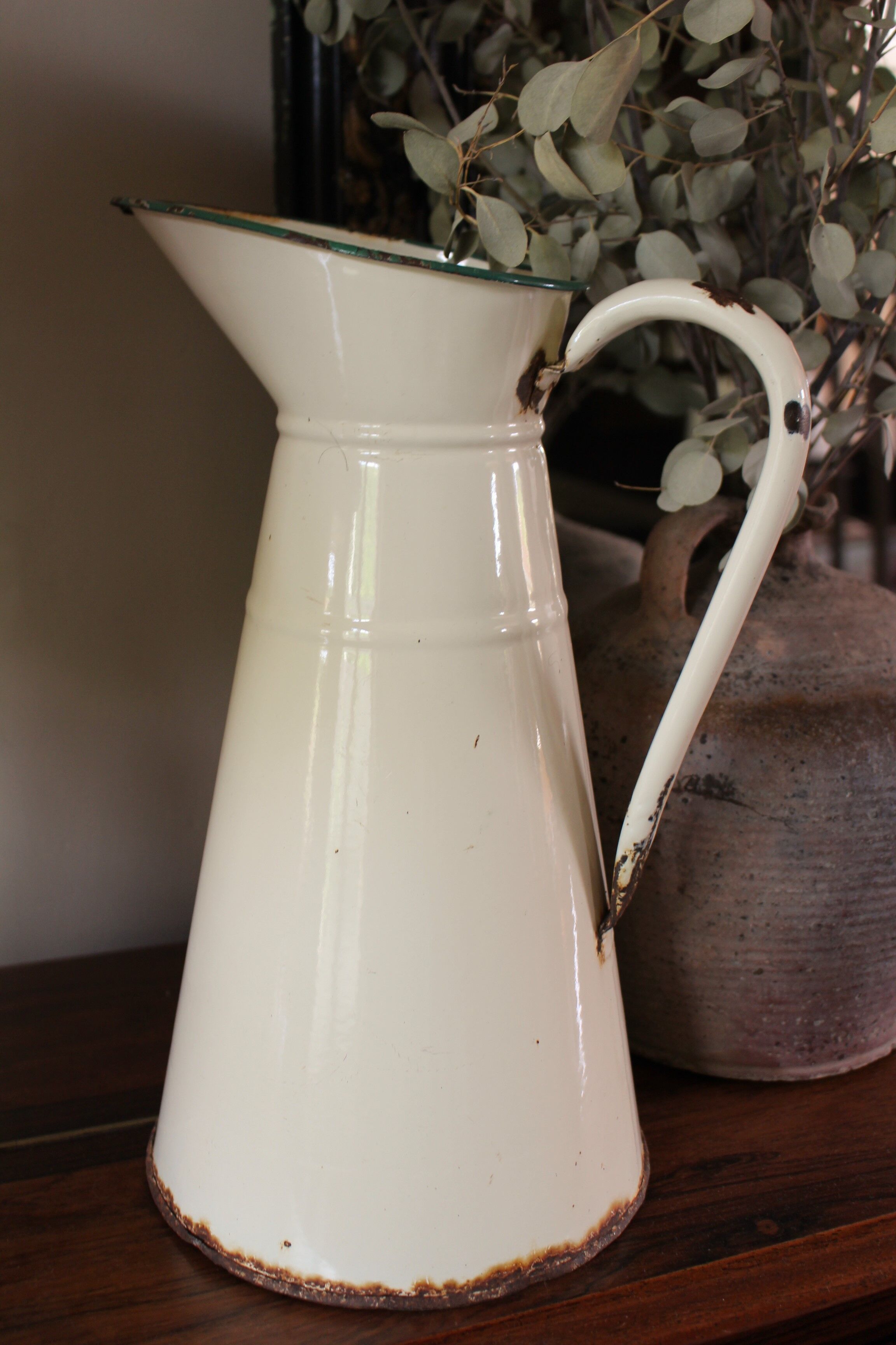 Large pitcher Enamelled sheet metal