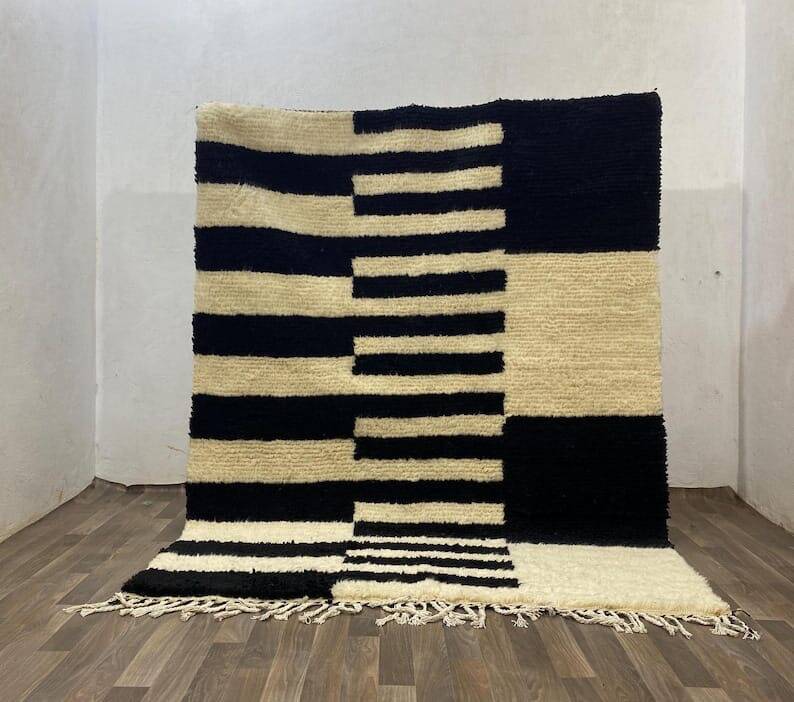 Handmade wool rug size 150 x 250 cm