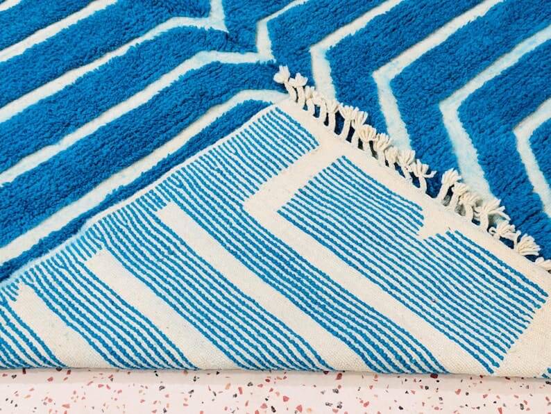 Traditional handmade pure wool rug, size 150 x 250 cm