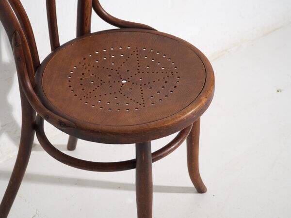 Pair of antique Viennese chairs (c. 1920). Set of 2, no. 2