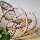 Rocking-chair ancien en rotin