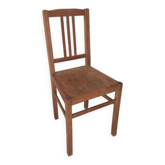 Bistro type chair stamped elf indislicable