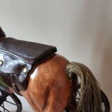 Tricycle ancien, jouet français avec cheval sculpté en bois et métal