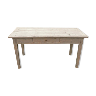 Farm table