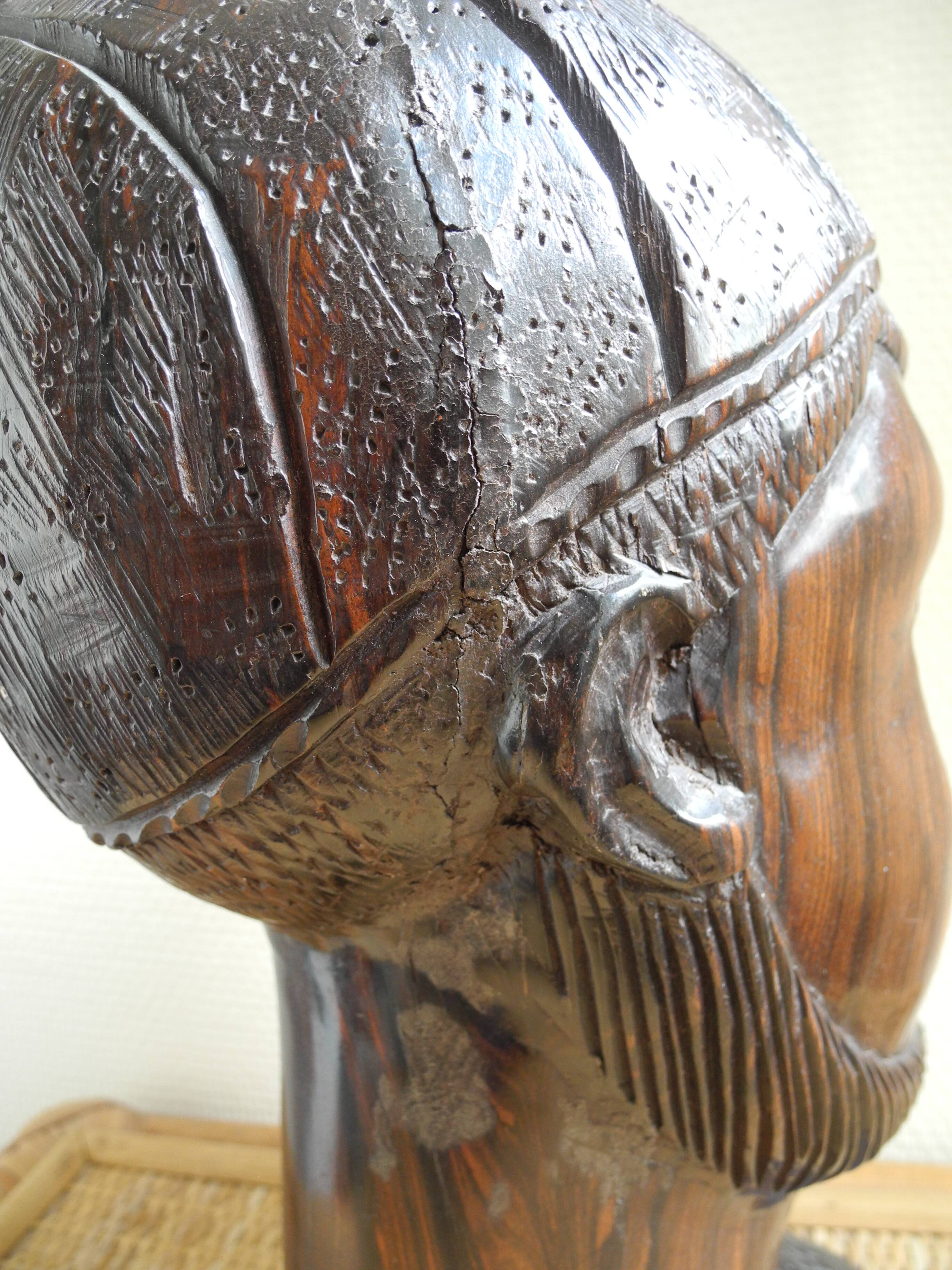 Pair of African sculptures from the 50s