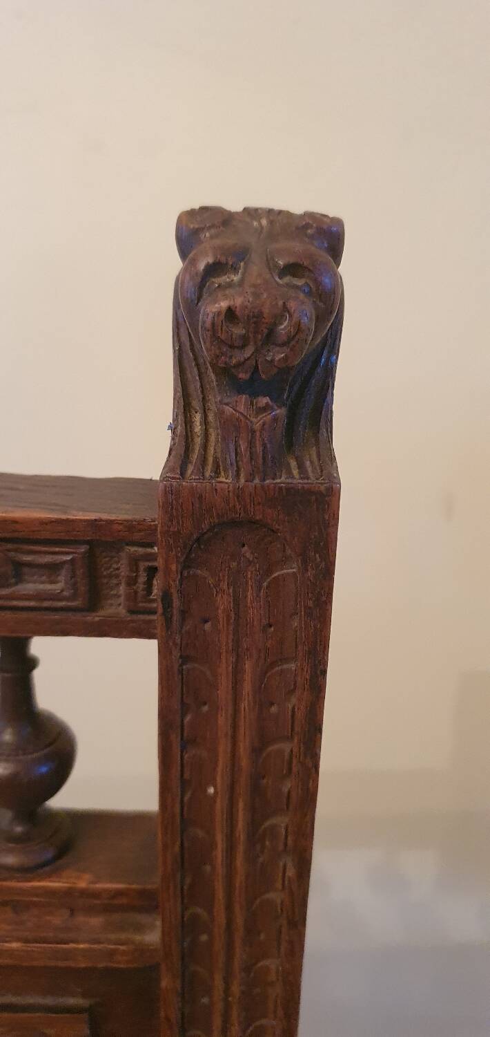 Lot de 2 chaises bois massif tête de lion