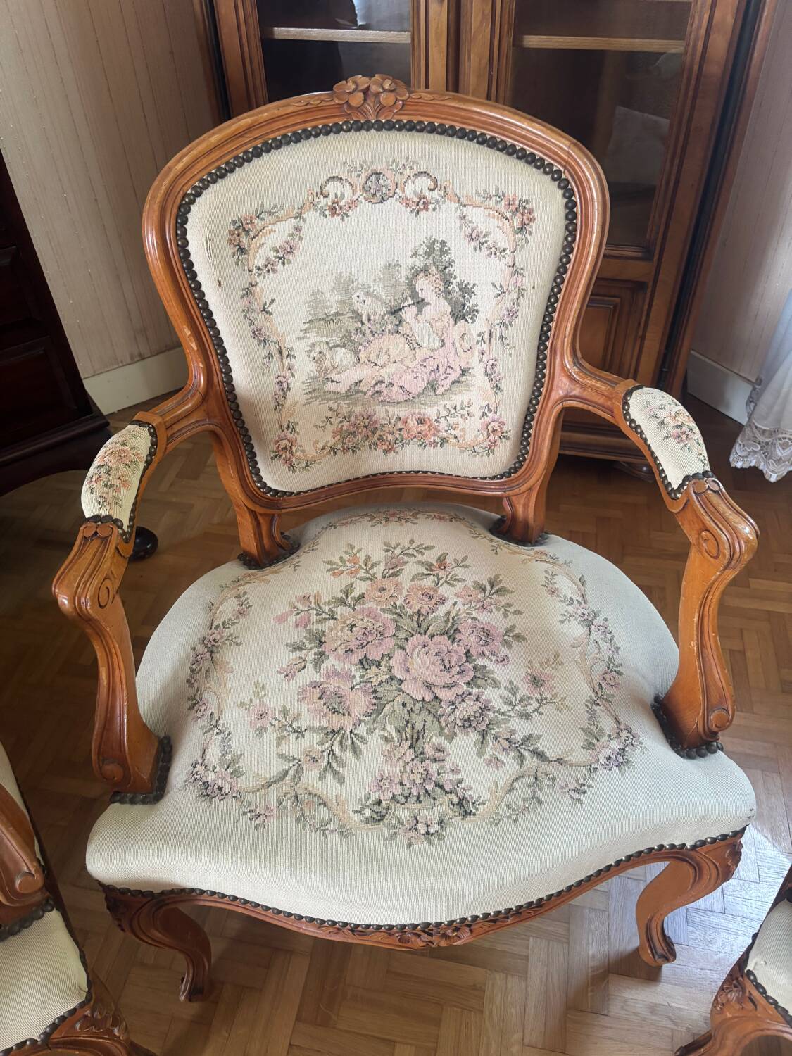 Louis XVI style living room lot