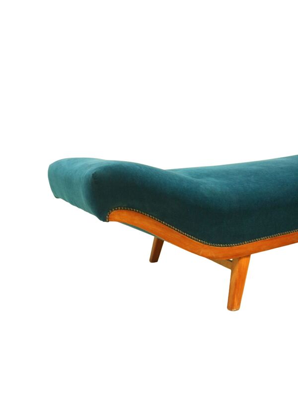 Canapé-lit vintage / chaise longue avec nouvelle tapisserie et magnifique menuiserie.
