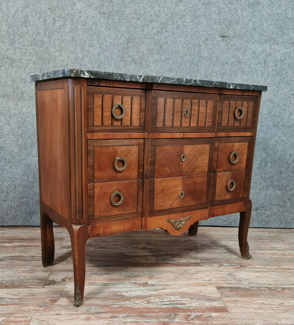Commodity Transition of Lady to jump in noble wood marquetry around 1850