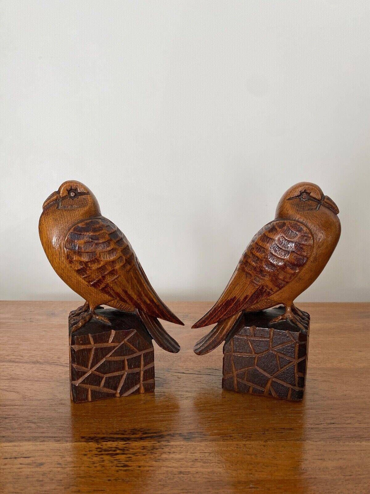Pair of Art Deco bookend birds in carved wood cubizing 1930